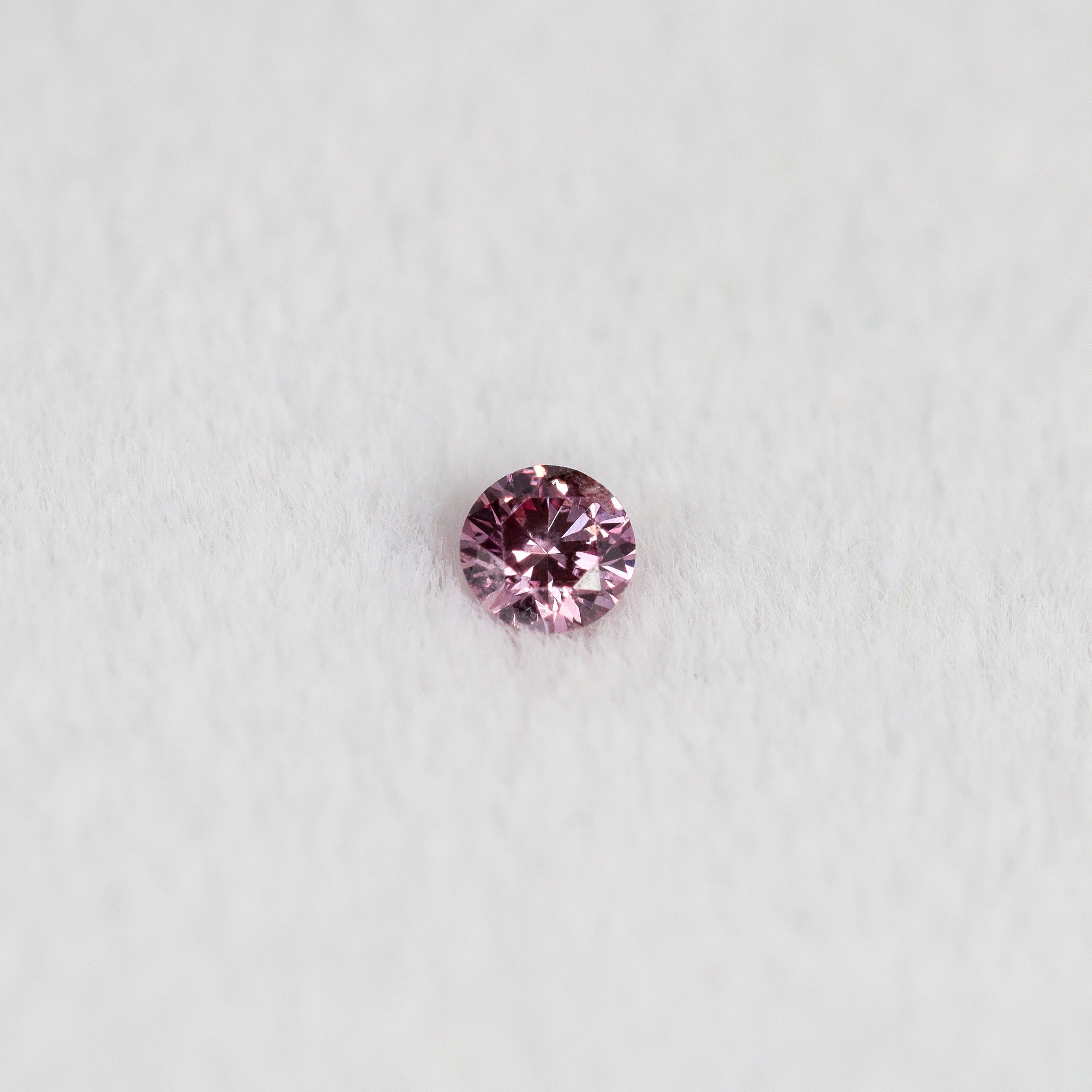 Argyle Pink Diamond Round 0.04ct SI 4PP