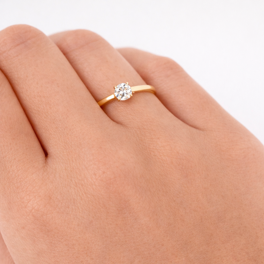 Leon Baker - 9kyg Lab-Grown Diamond Ring