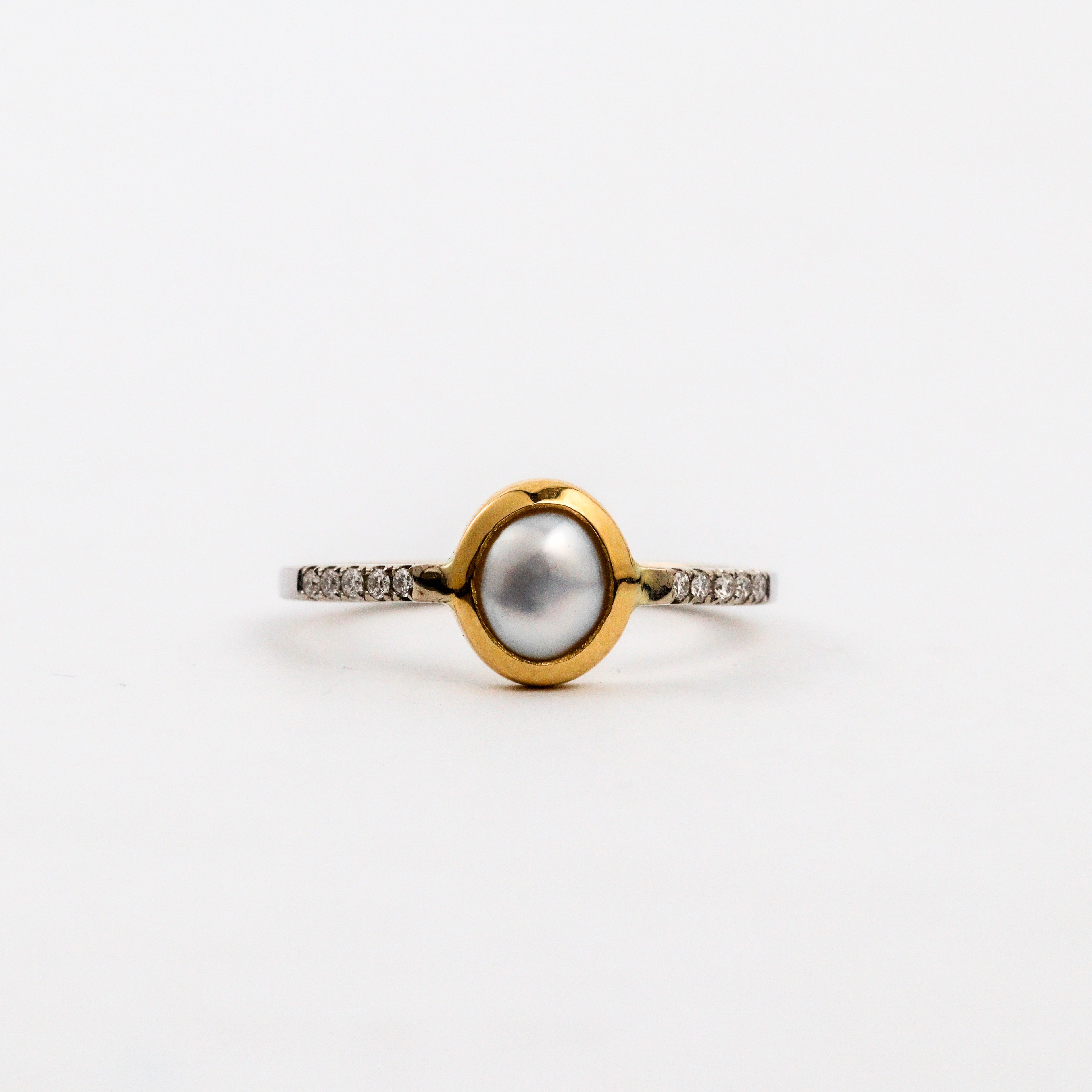 Coral Bay Jewels - 18kwg/18kyg Broome Keshi Pearl & Diamond Ring