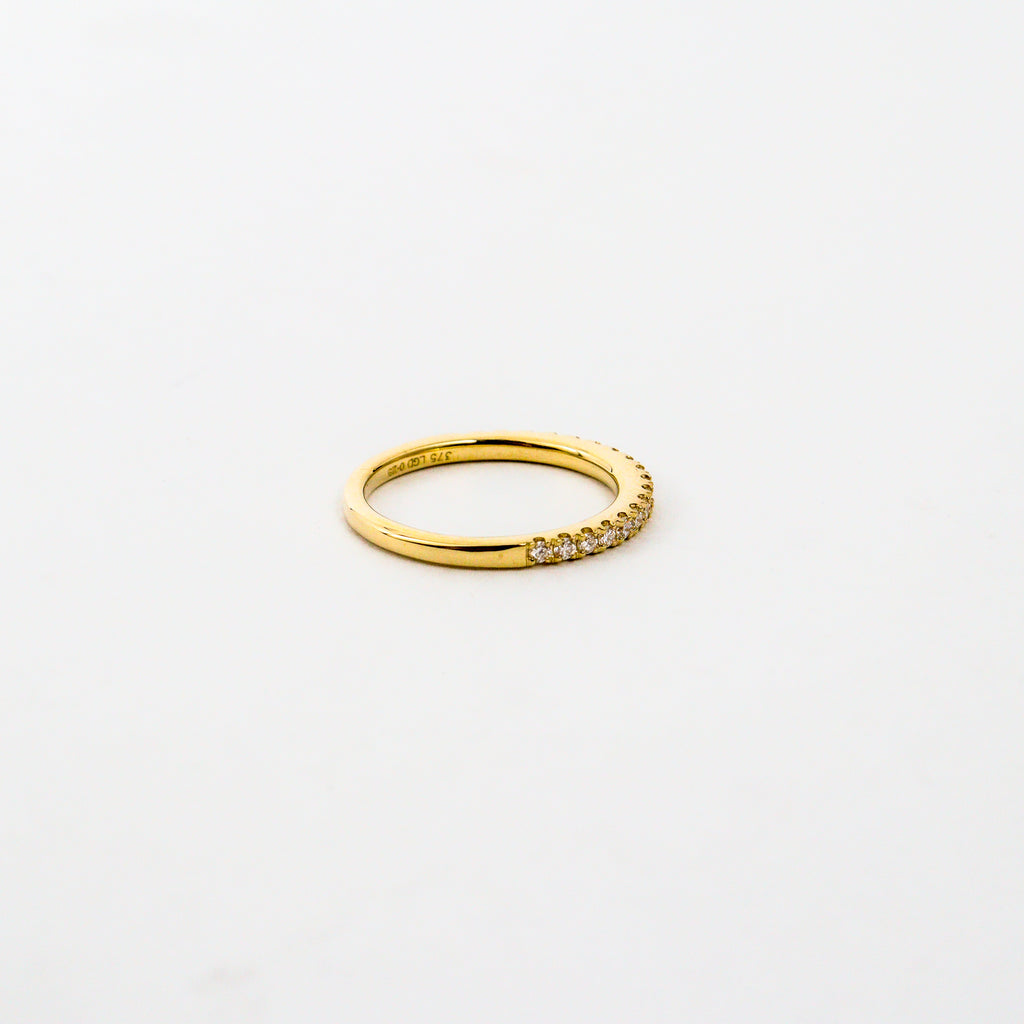 Leon Baker – Yellow Gold Lab Diamond Claw Set Band