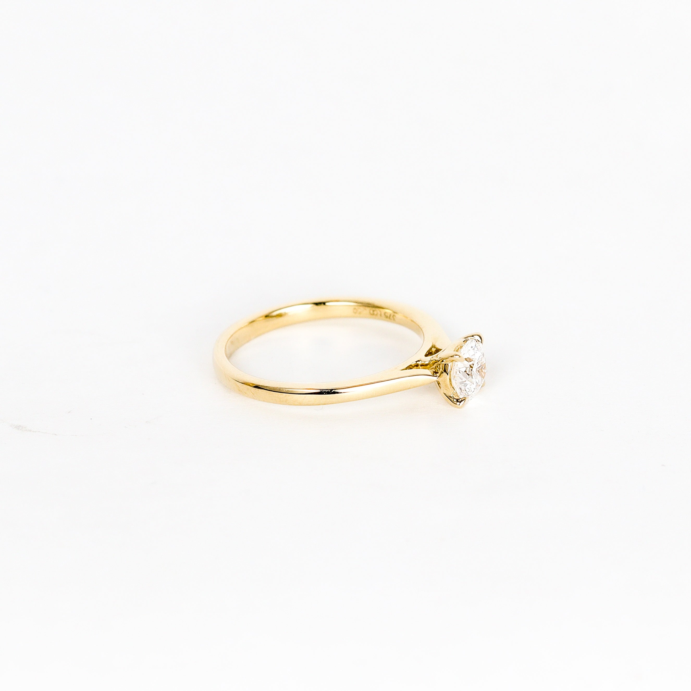 Leon Baker - 9kyg Lab-Grown Diamond Ring