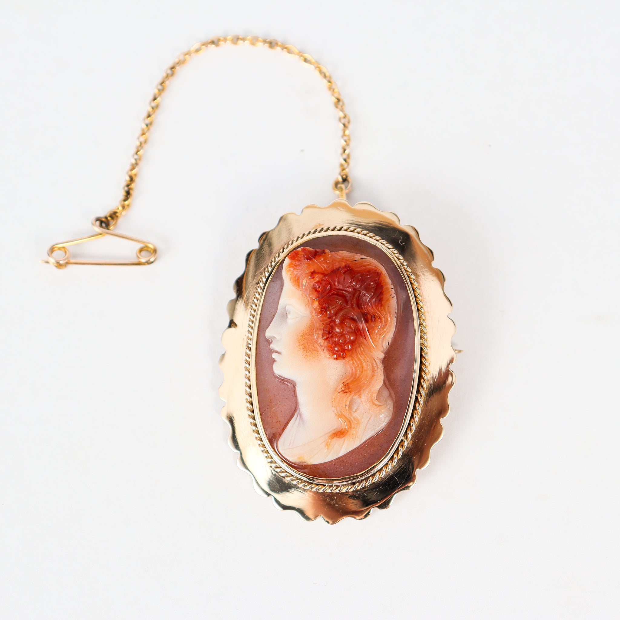 Leon Baker - Vintage Cameo Brooch with Safety Chain