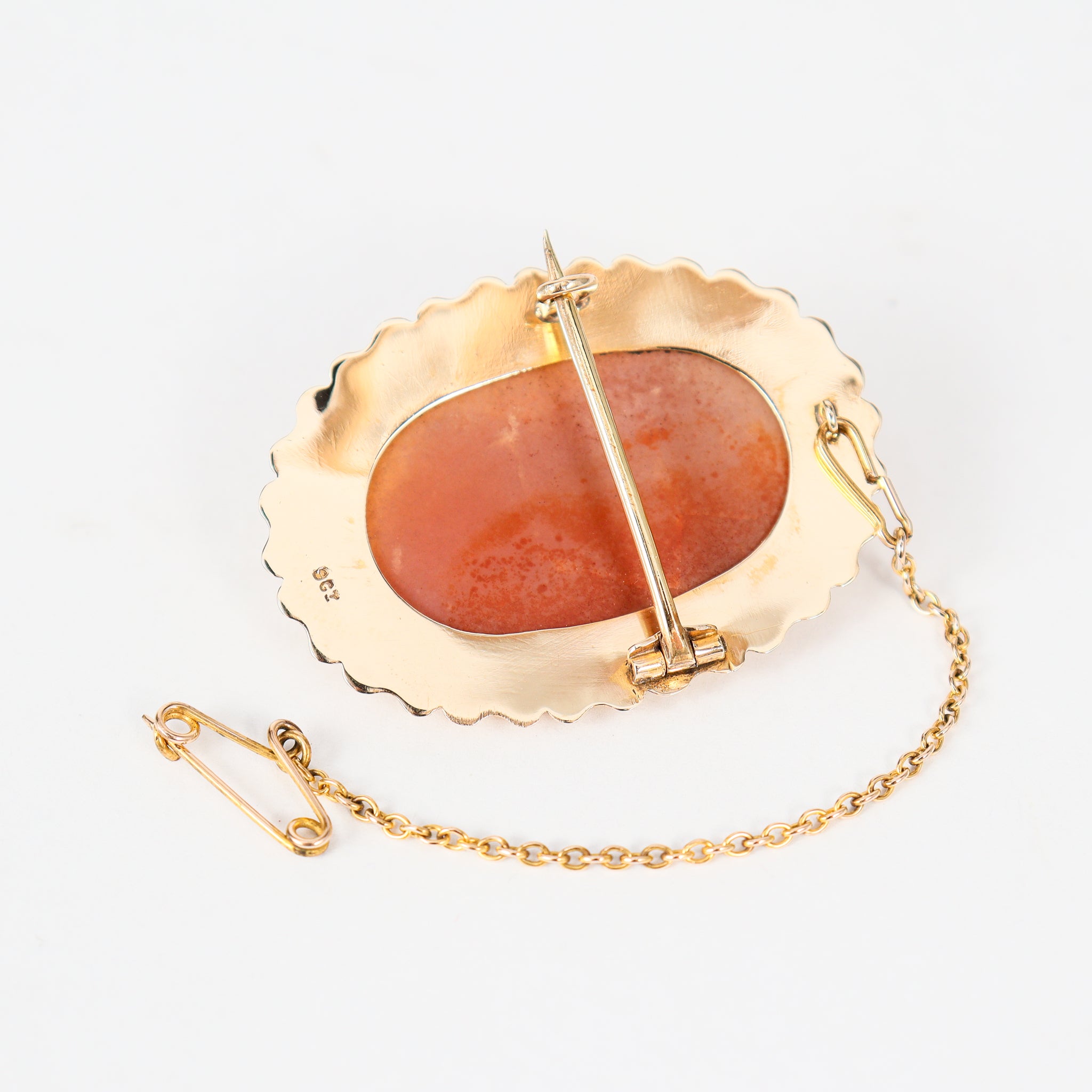 Leon Baker - Vintage Cameo Brooch with Safety Chain