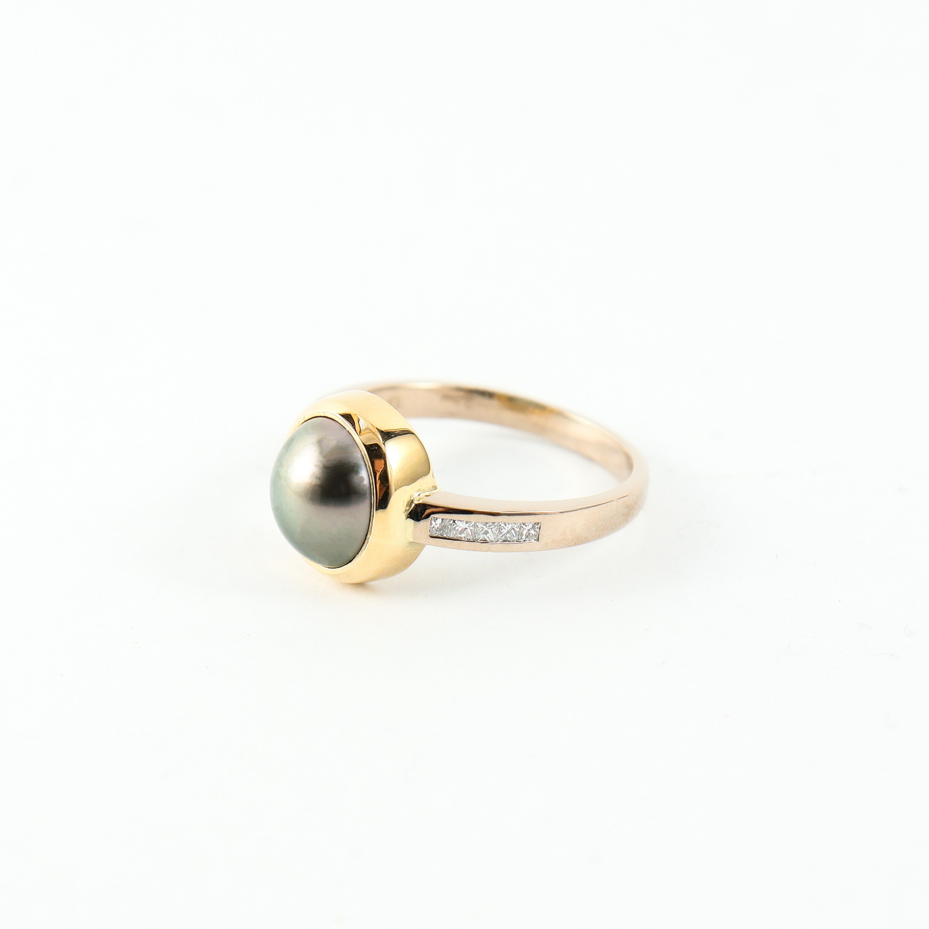 Coral Bay Jewels - Two-tone 18k Abrolhos Pearl & Diamond Ring
