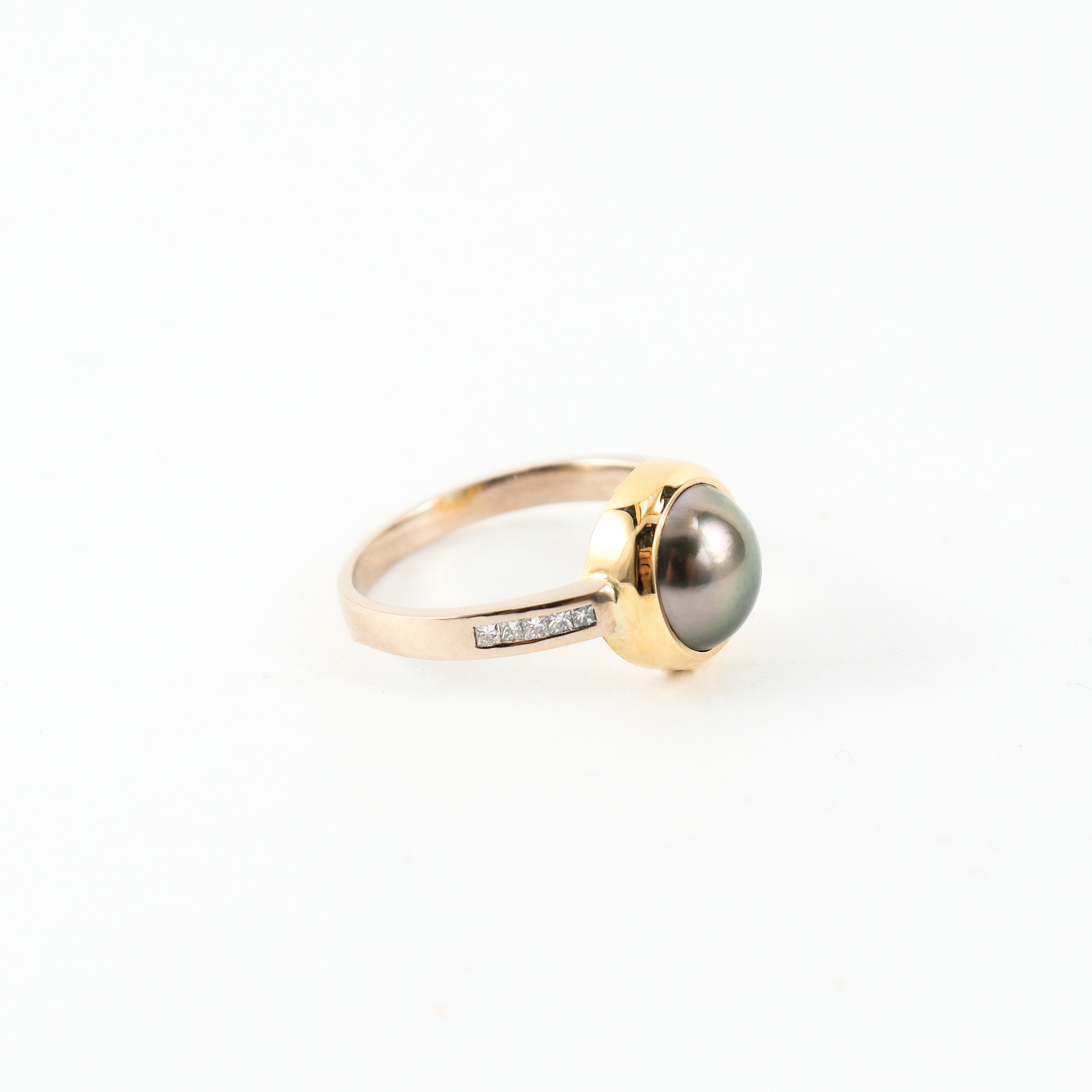 Coral Bay Jewels - Two-tone 18k Abrolhos Pearl & Diamond Ring