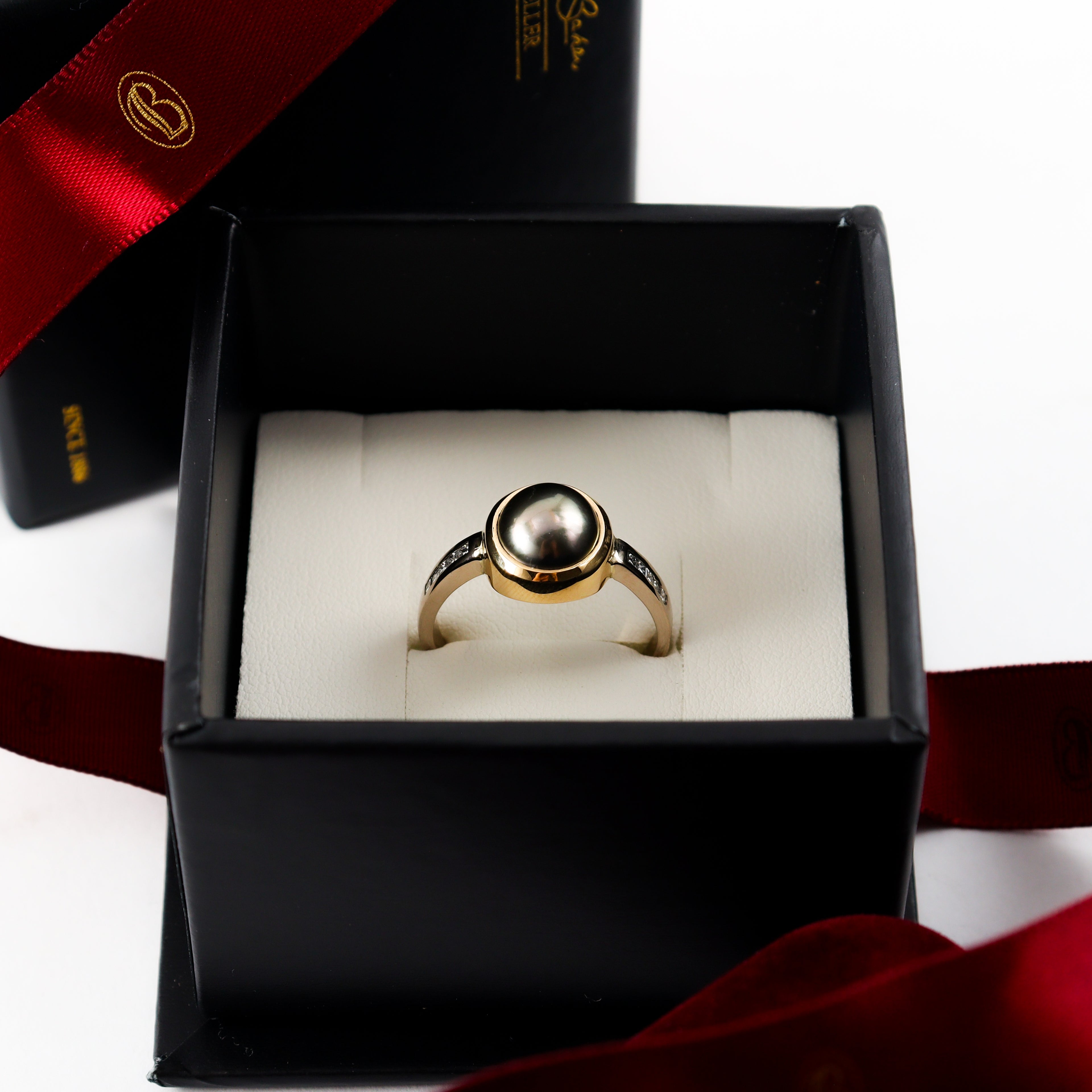 Coral Bay Jewels - Two-tone 18k Abrolhos Pearl & Diamond Ring