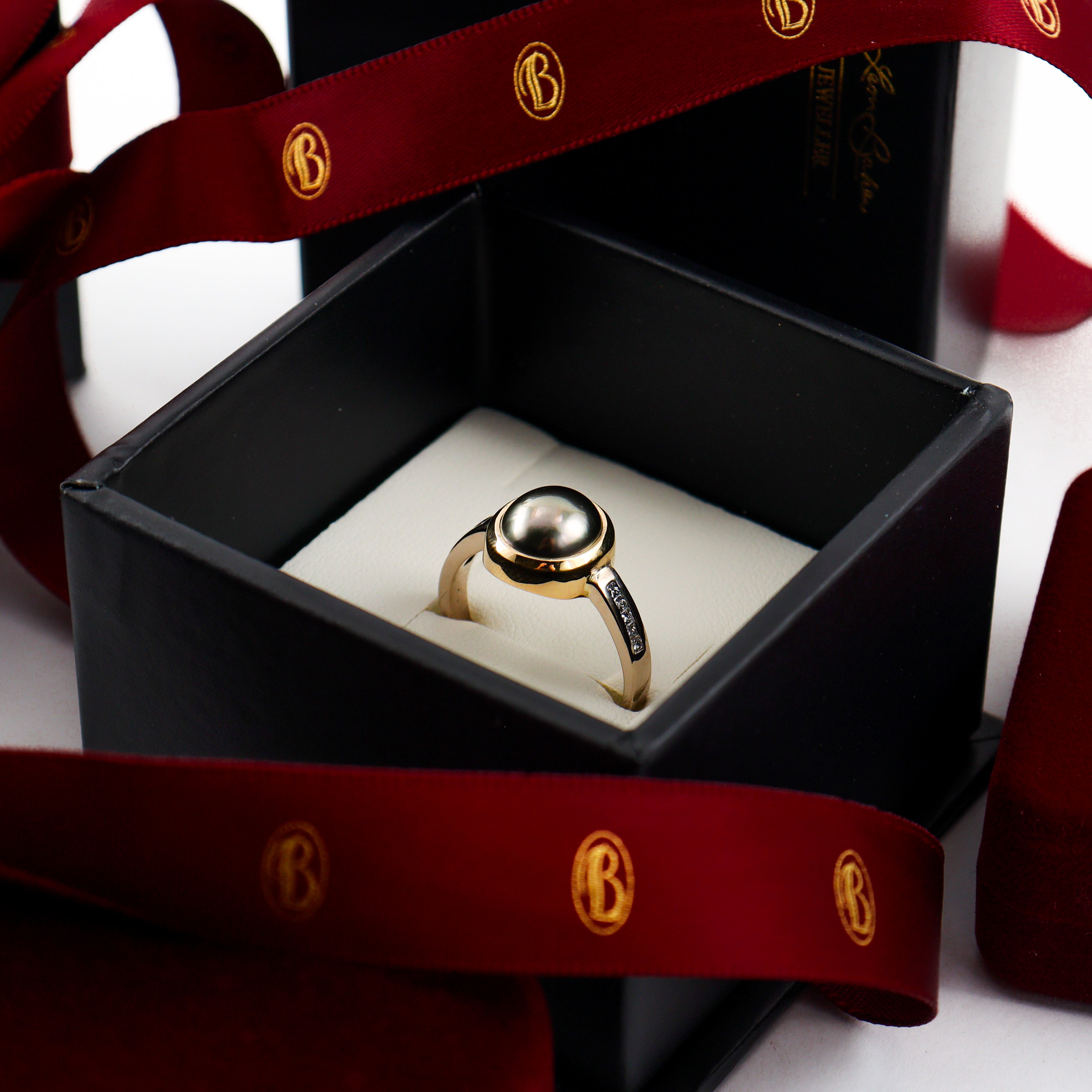 Coral Bay Jewels - Two-tone 18k Abrolhos Pearl & Diamond Ring